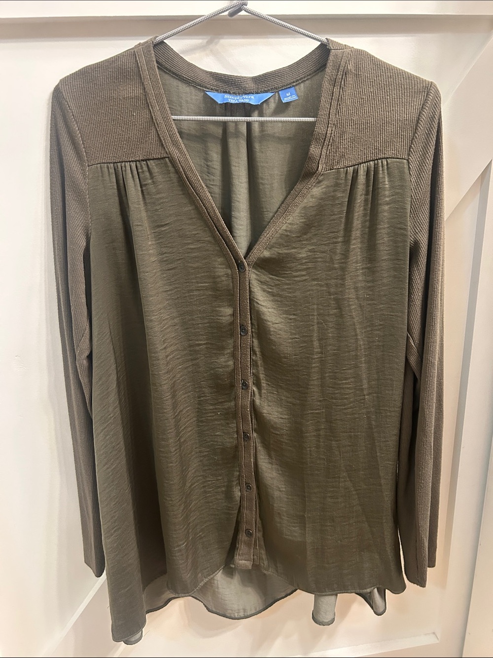 Vera Wang Olive/Taupe Button-Down Long Sleeve Top